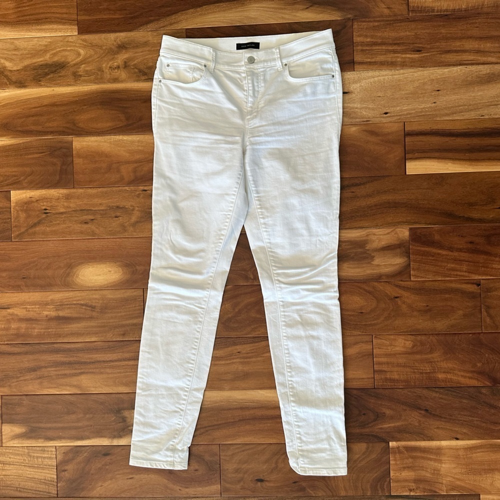 Ann Taylor The Skinny Jean in White Denim size 6T